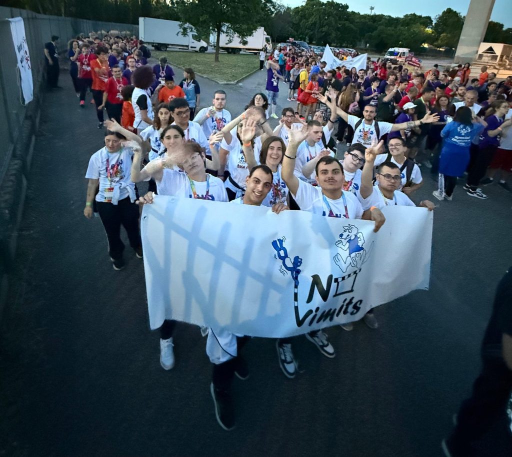 Gruppo ragazzi ASD No Limits Lodi durante manifestazione sportiva